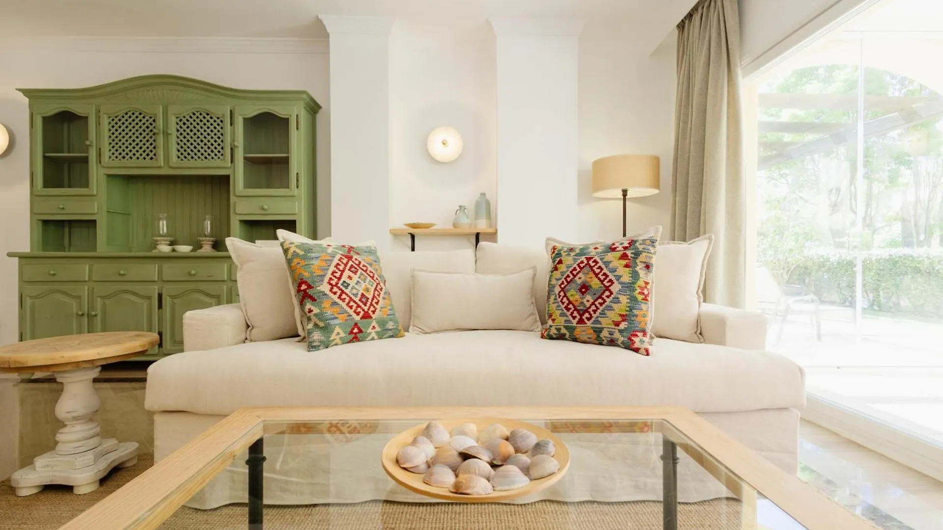 Newly Renovated Apartment With Large Private And Glazed Terrace, Close To The Beach In Elviria, Marbella East Spain
