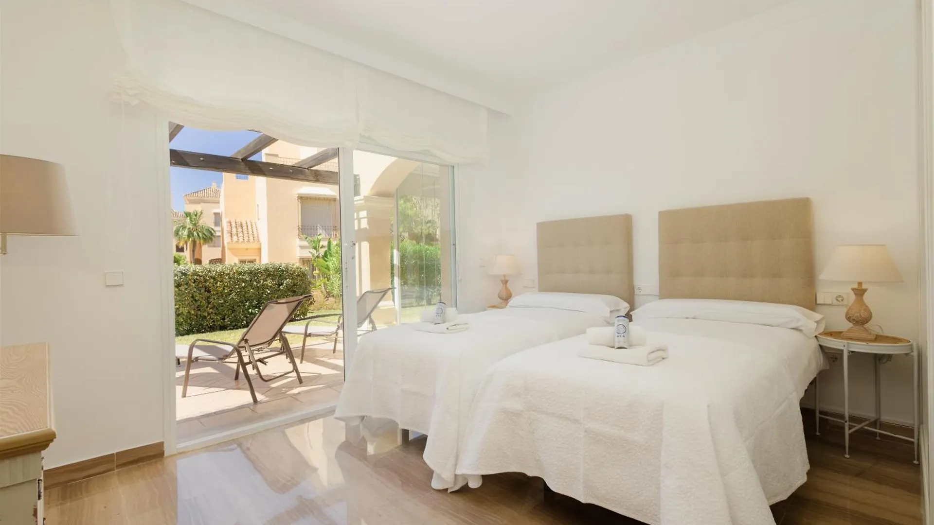 Newly Renovated Apartment With Large Private And Glazed Terrace, Close To The Beach In Elviria, Marbella East