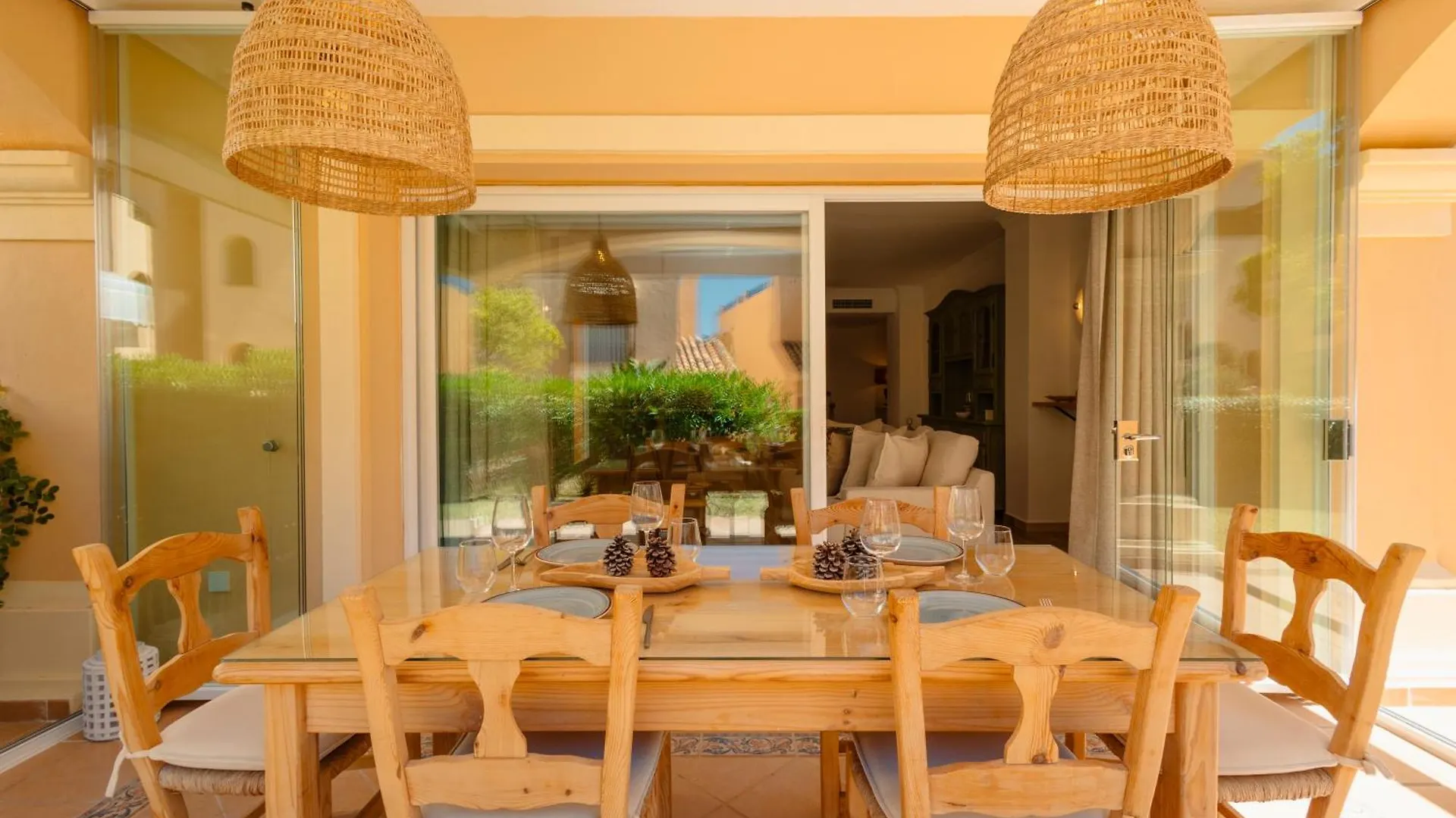 Newly Renovated Apartment With Large Private And Glazed Terrace, Close To The Beach In Elviria, Marbella East