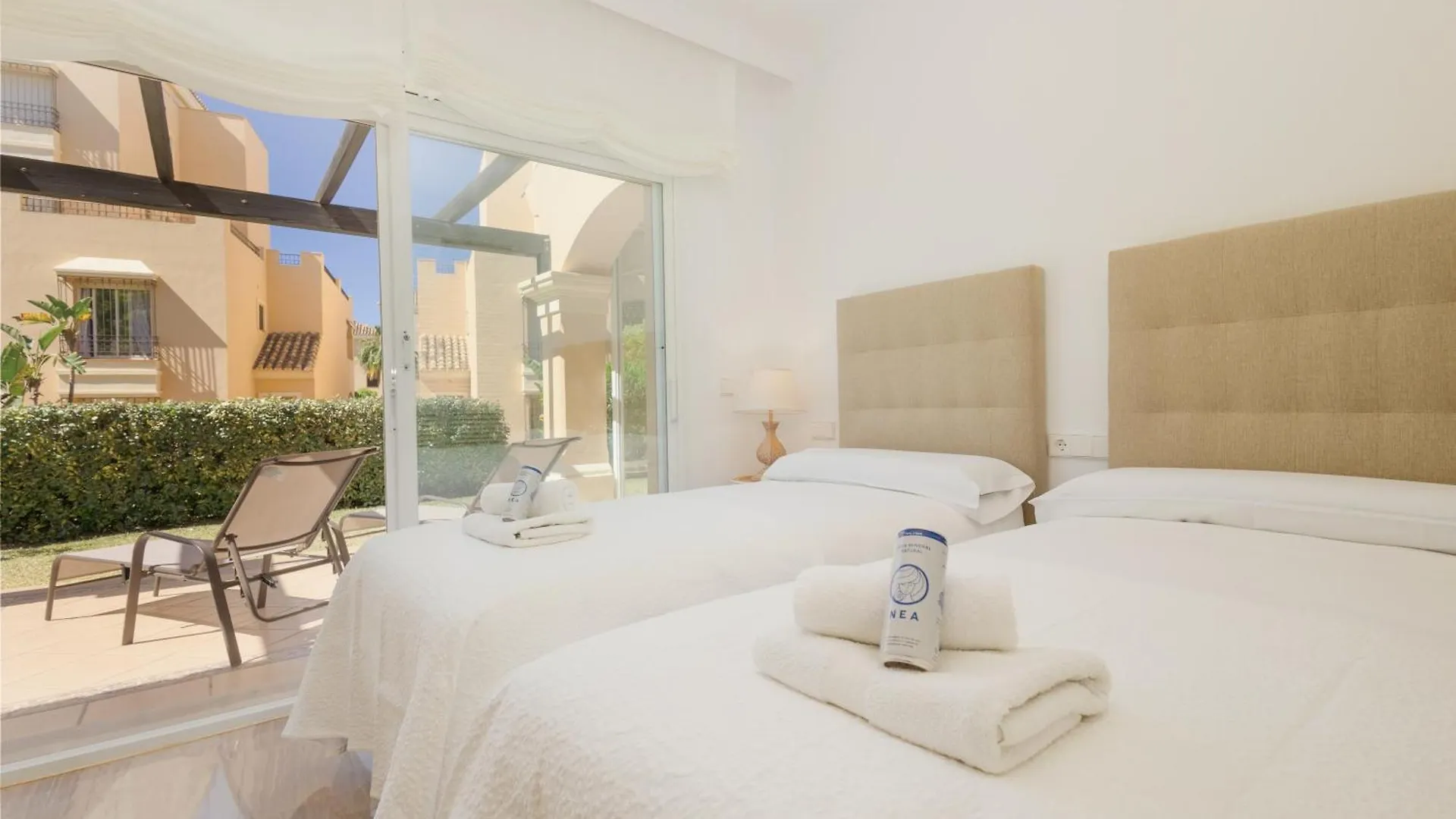Newly Renovated Apartment With Large Private And Glazed Terrace, Close To The Beach In Elviria, Marbella East 0*,