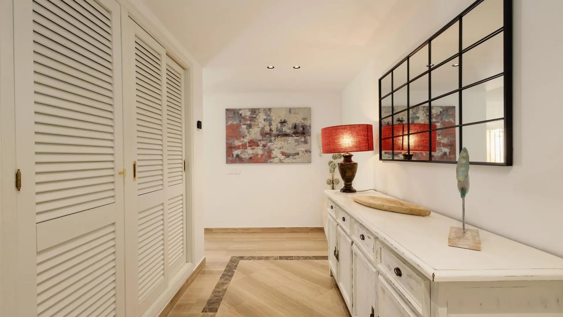 Newly Renovated Apartment With Large Private And Glazed Terrace, Close To The Beach In Elviria, Marbella East 0*,